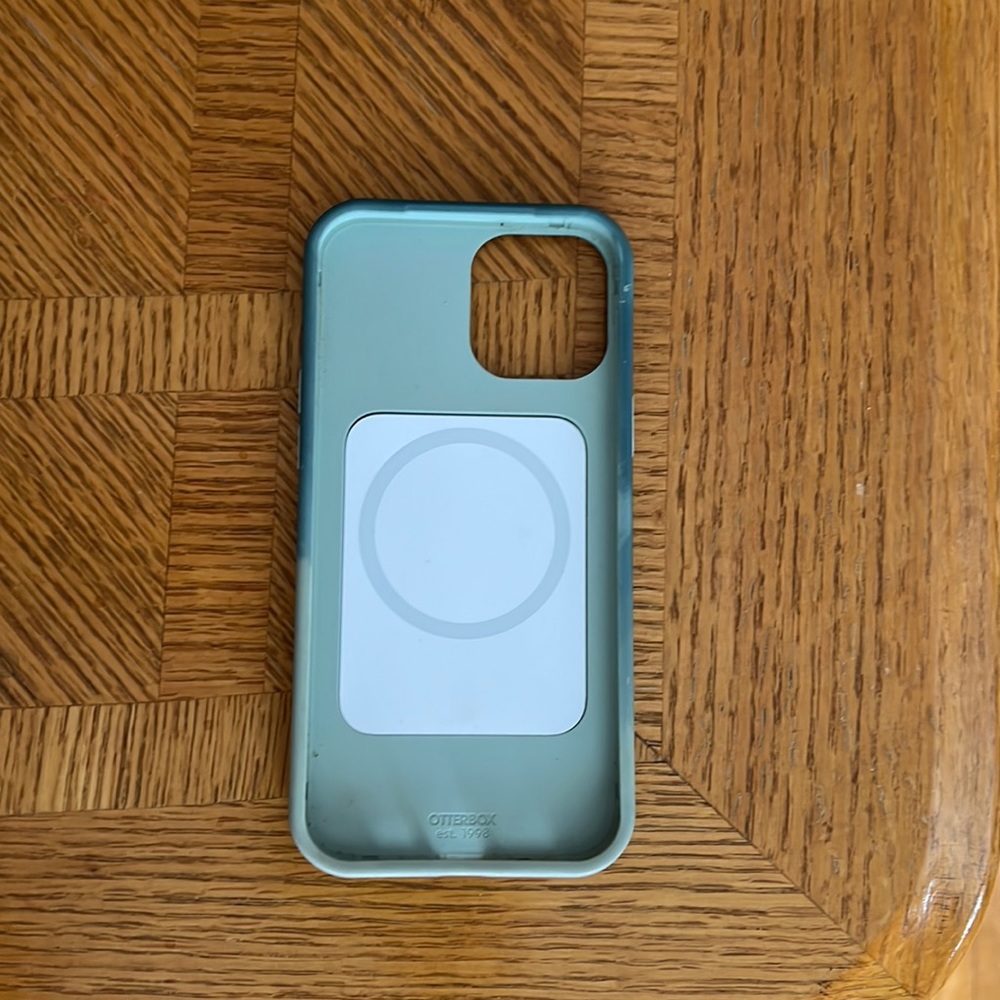 Otterbox iPhone maxxi case